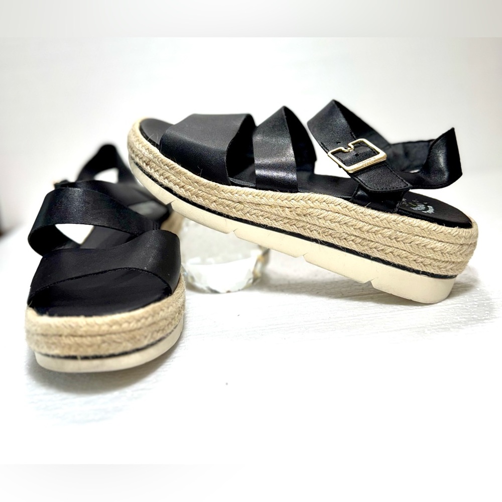 Dr. Scholl's Black and Cream Platform Sandals